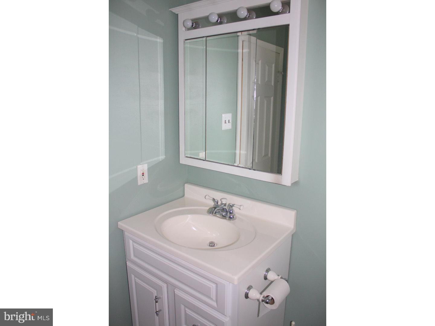 15 Cuthbert Road Cinnaminson, NJ 08077 - Photo 16 of 20 Bathroom