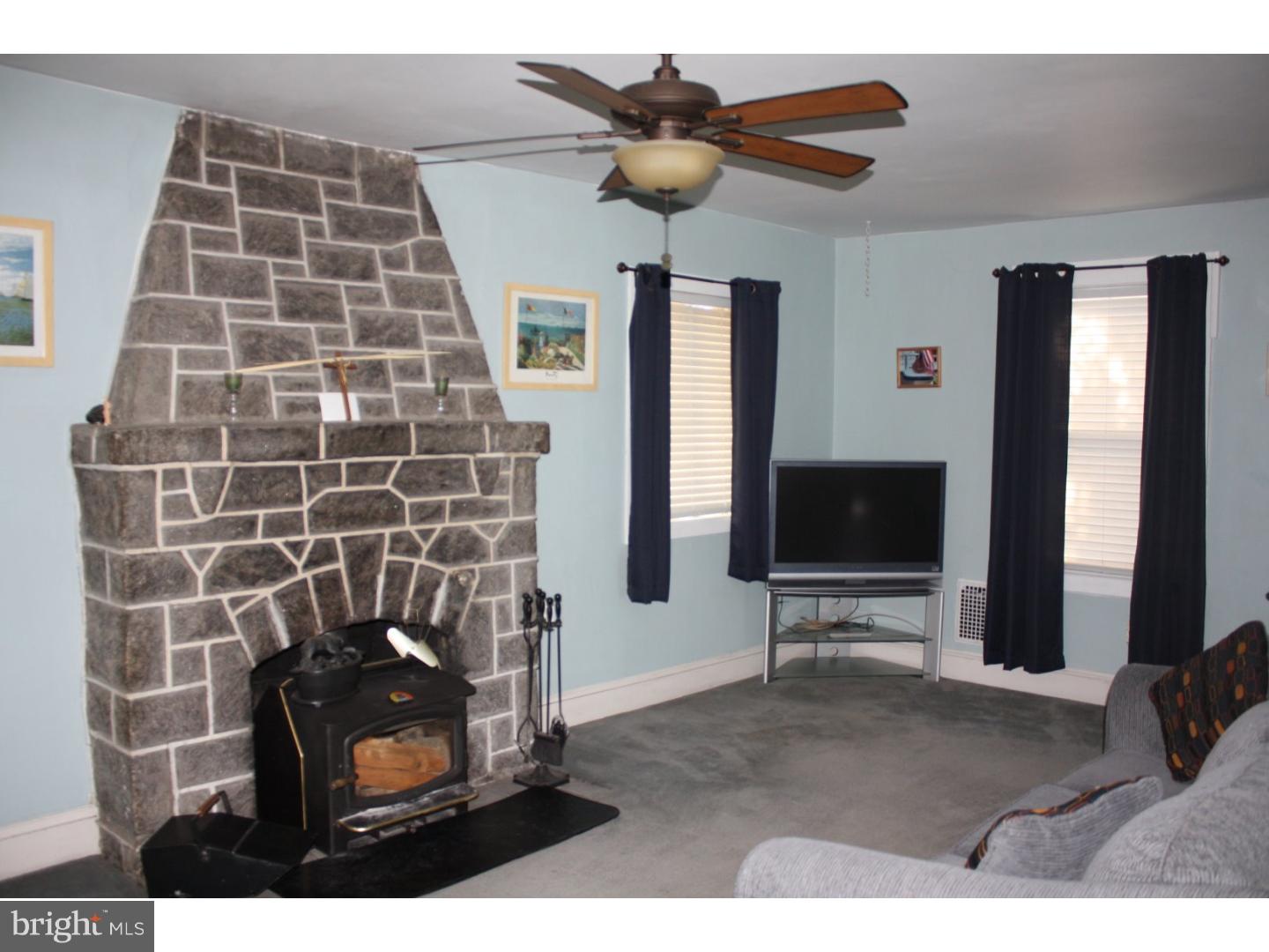 15 Cuthbert Road Cinnaminson, NJ 08077 - Photo 7 of 20 Fireplace