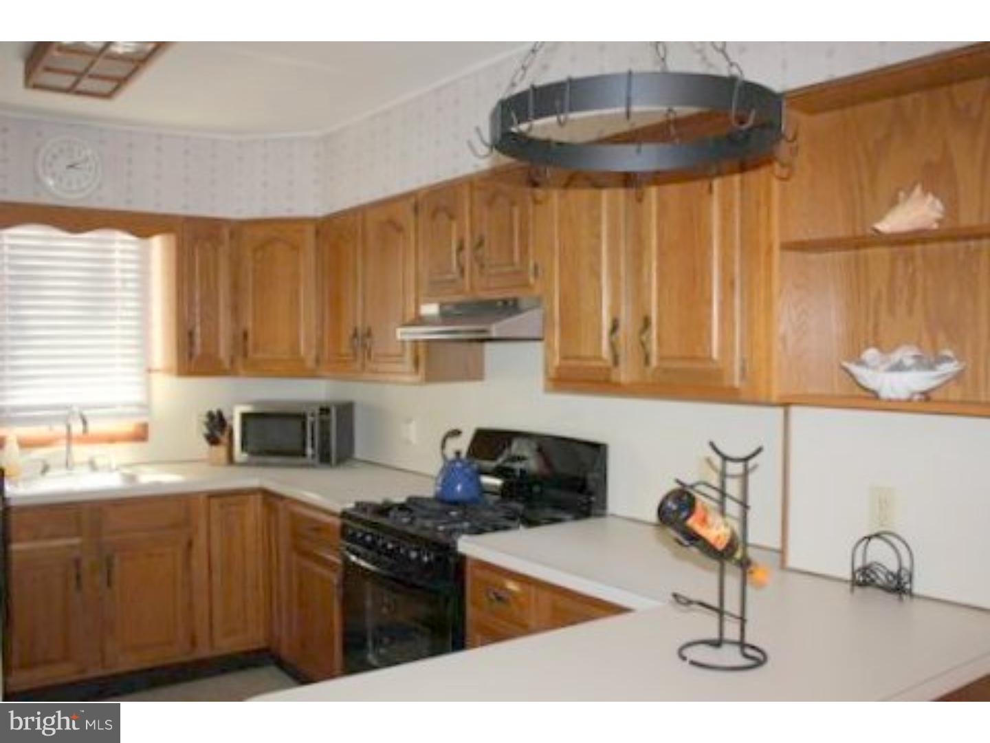 15 Cuthbert Road Cinnaminson, NJ 08077 - Photo 8 of 20 Kitchen