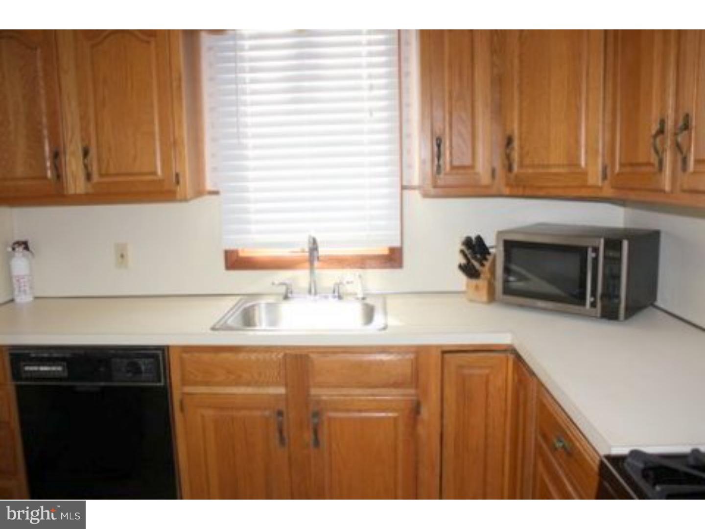 15 Cuthbert Road Cinnaminson, NJ 08077 - Photo 10 of 20 Kitchen