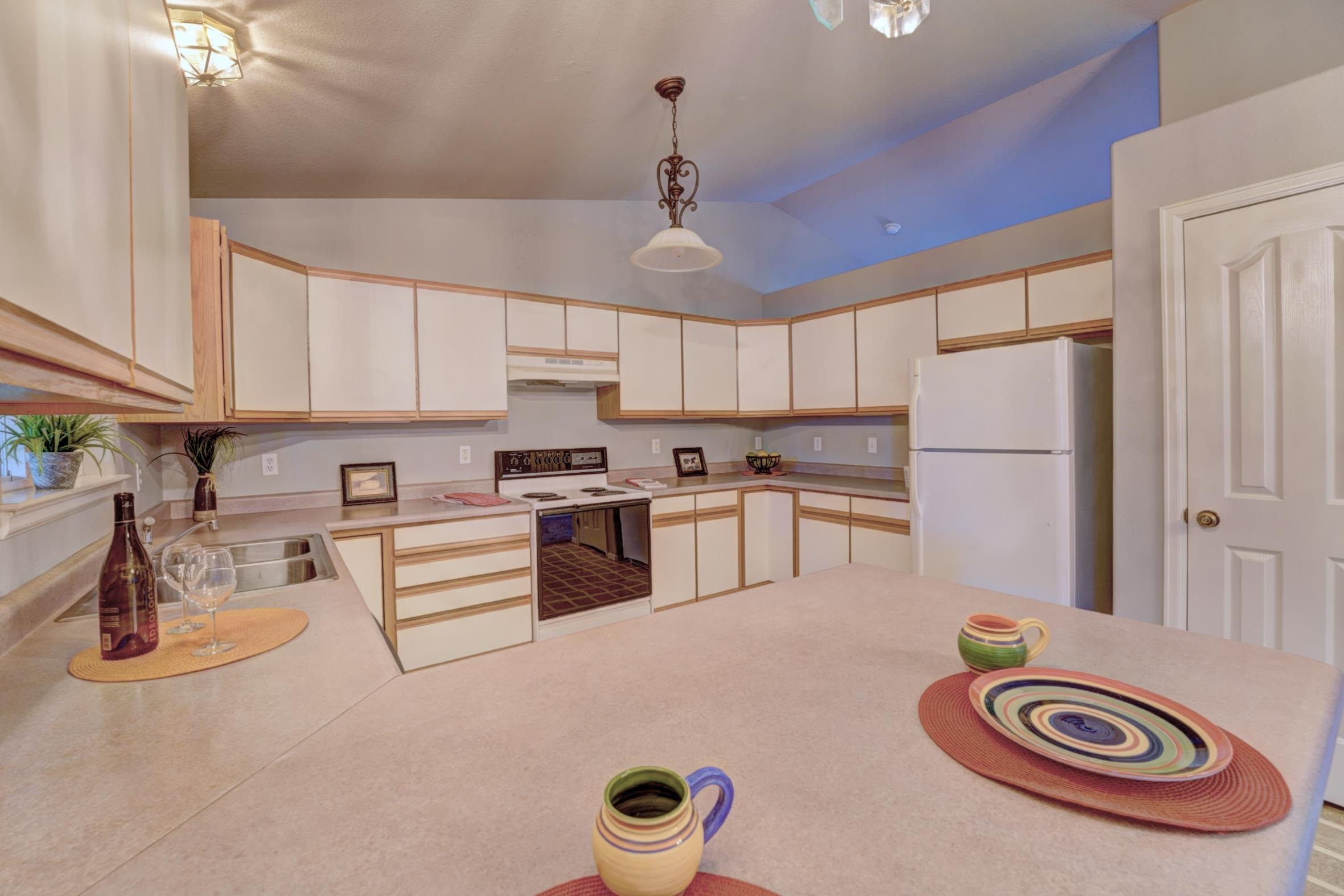 483 Rambling Acres Road Clifton, CO 81520 - Photo 8 of 30 Nice bar space for additional seating