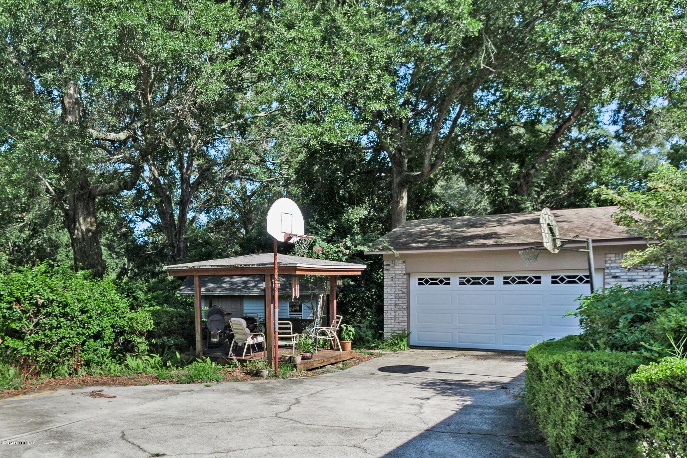 1841 Raley Road Jacksonville, FL 32225 - Photo 19 of 21 garage_couertyard