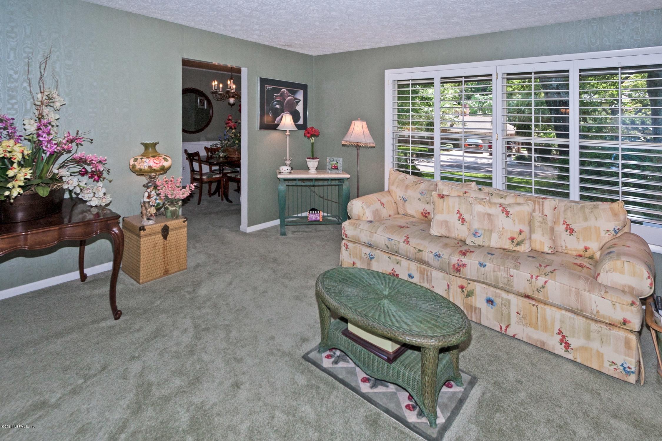 1841 Raley Road Jacksonville, FL 32225 - Photo 5 of 21 living_room
