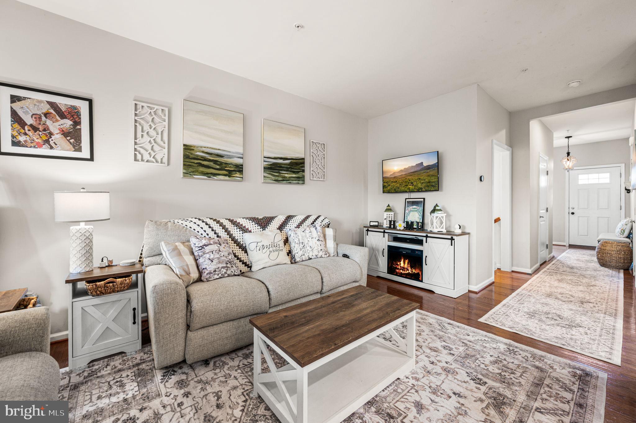 181 Tulsk Road Avondale, PA 19311 - Photo 16 of 37 Living and gathering room area