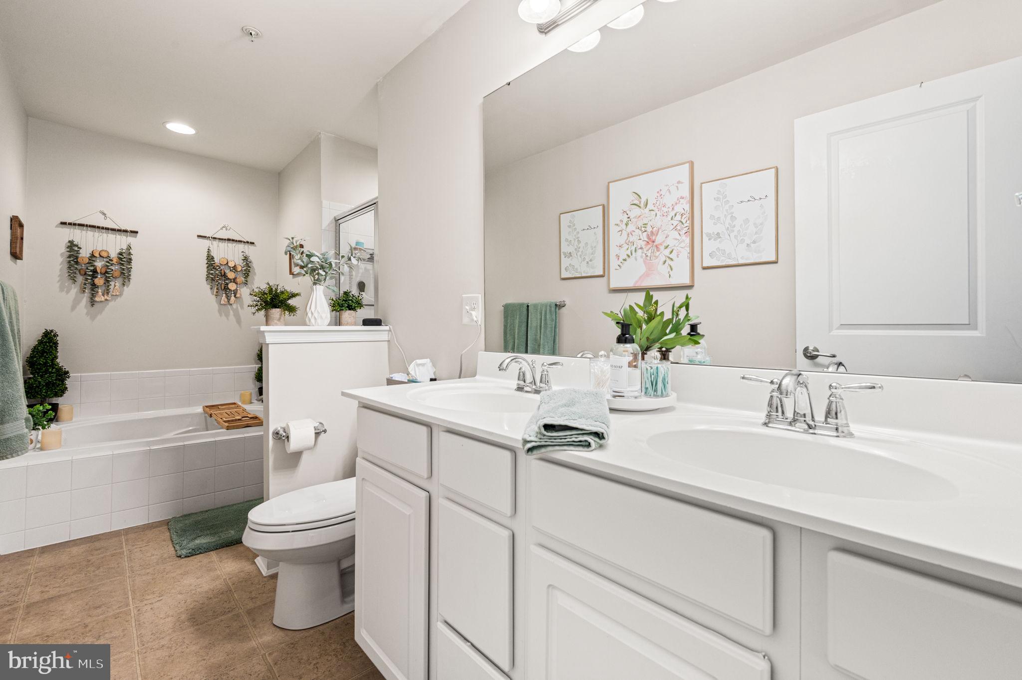 181 Tulsk Road Avondale, PA 19311 - Photo 27 of 37 Primary en-suite bath