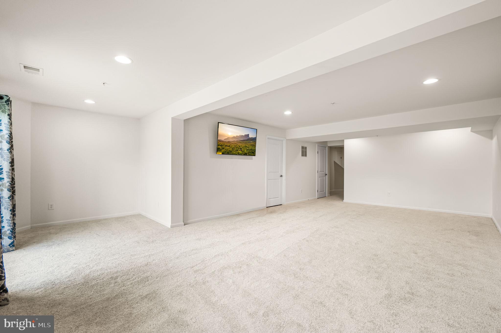 181 Tulsk Road Avondale, PA 19311 - Photo 32 of 37 Room to spread out - and then some