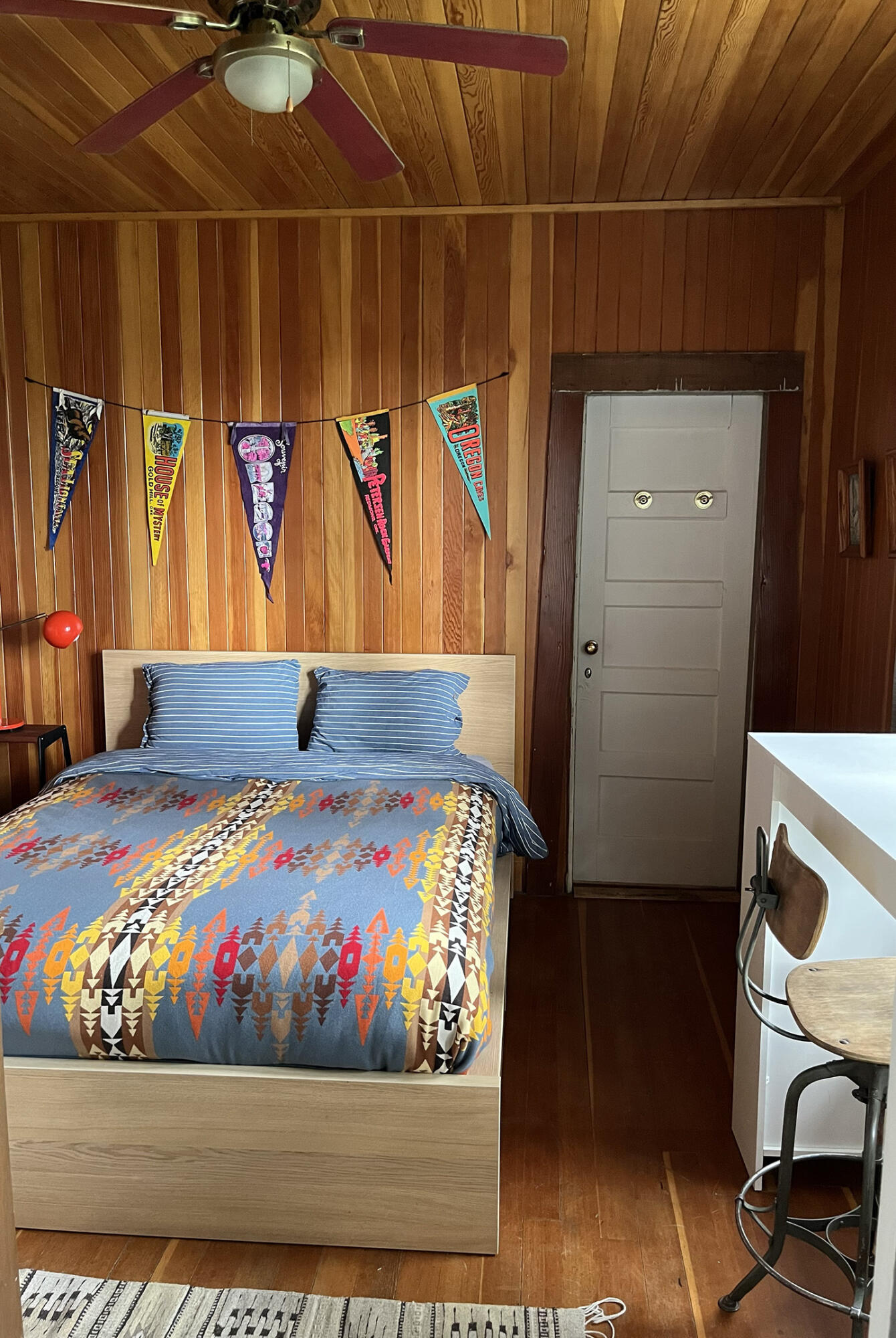 32441 Modoc Point Road Chiloquin, OR 97624 - Photo 19 of 26 13_bedroomB