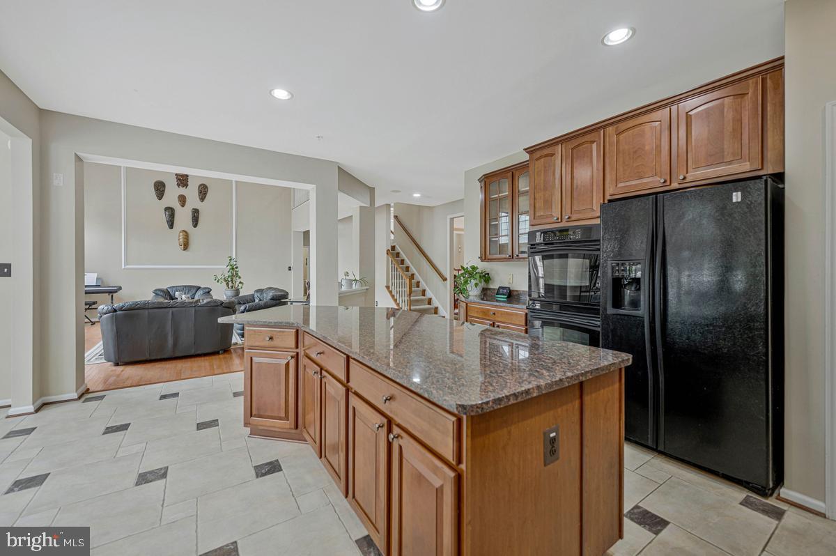 1117 Horizon View Place Accokeek, MD 20607 - Photo 16 of 59 Spacious kitchen with modern finishes.