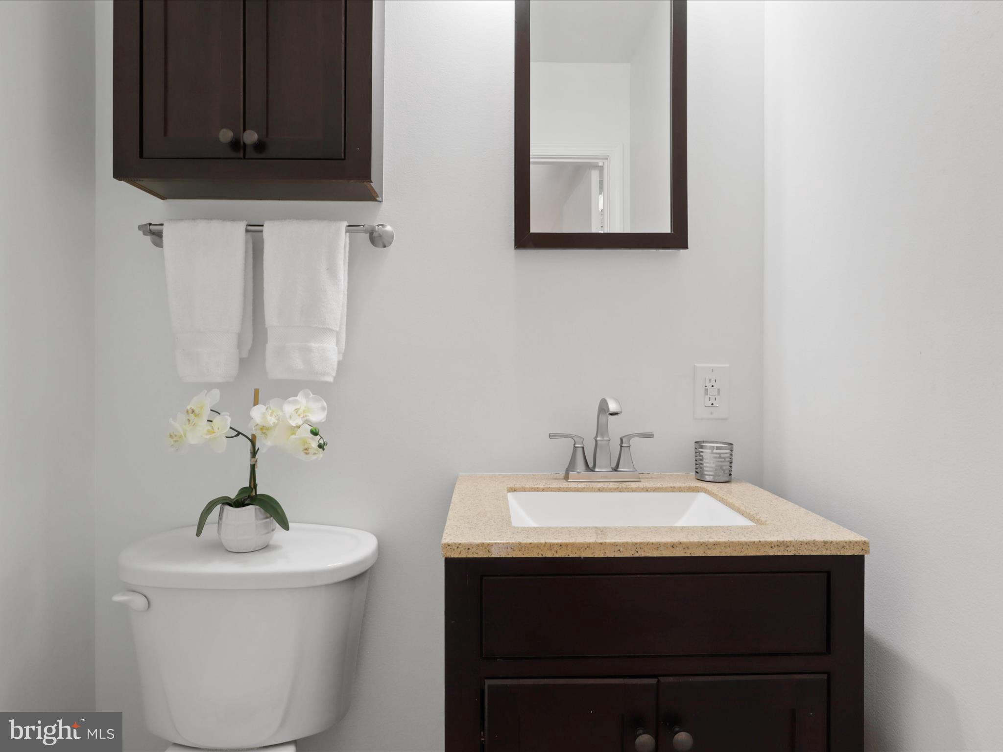 6535 Riefton Court Alexandria, VA 22310 - Photo 22 of 44 Half bath en-suite in primary