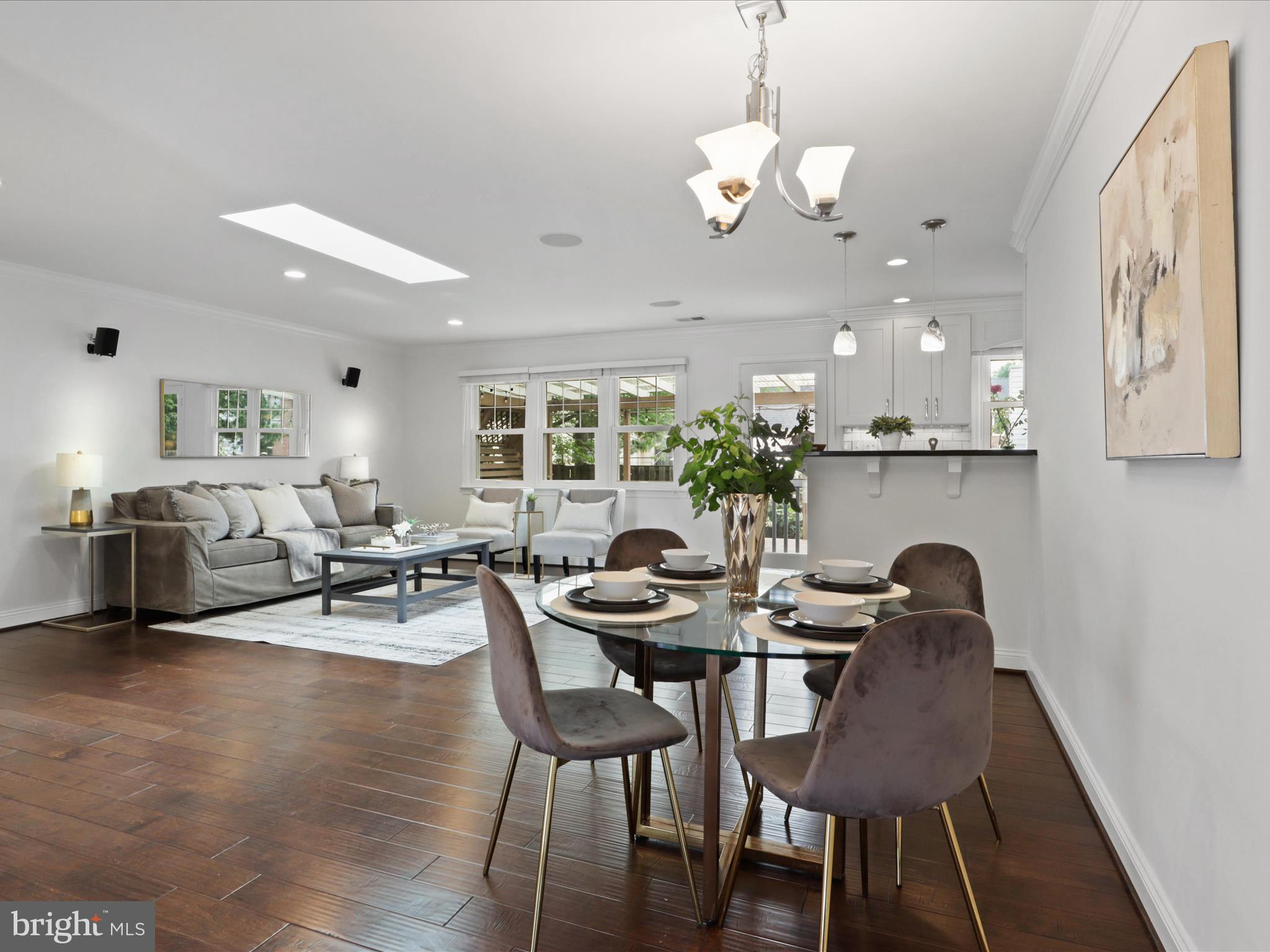 6535 Riefton Court Alexandria, VA 22310 - Photo 6 of 44 Dining Area can accommodate a large table