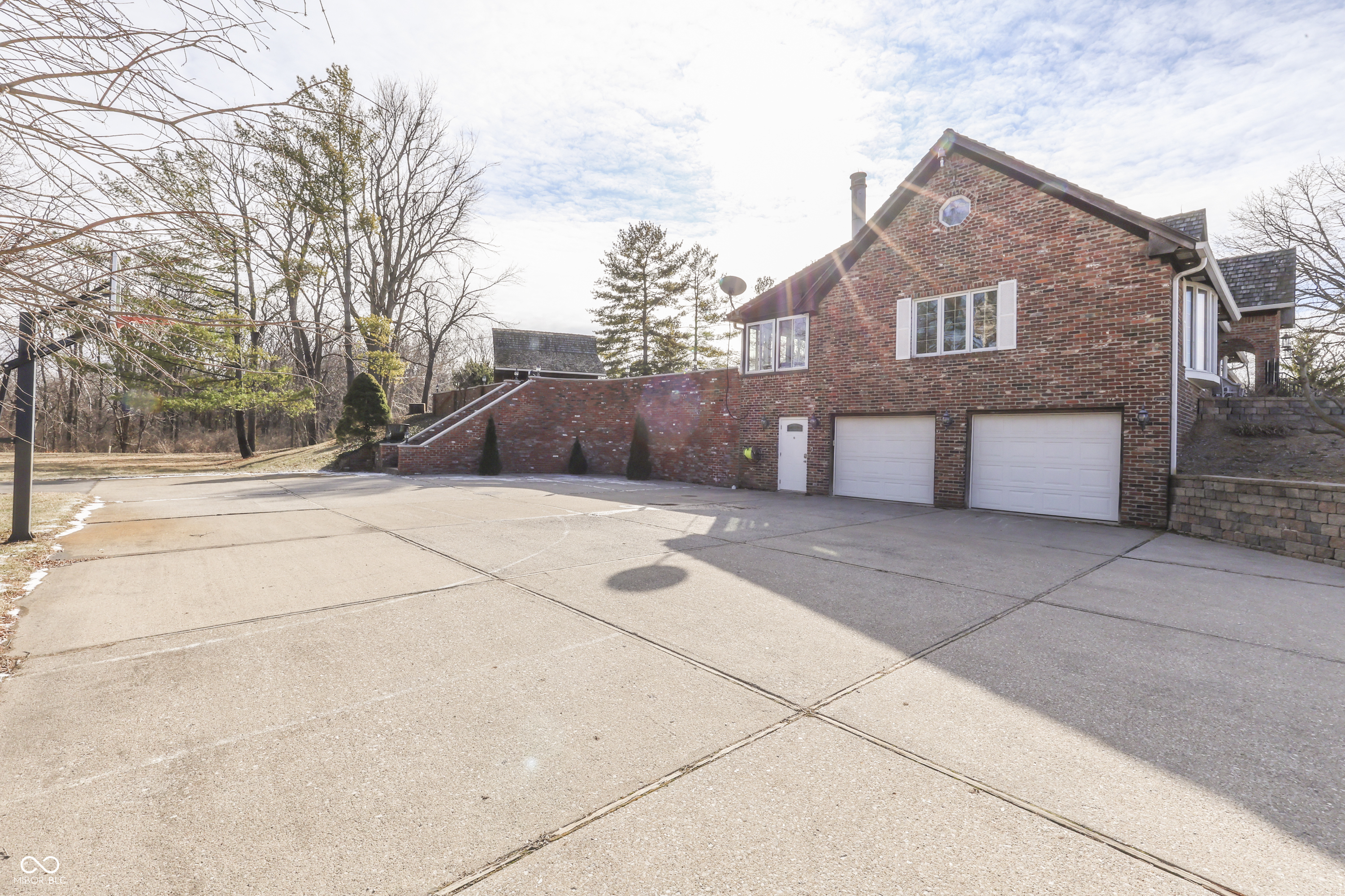 8603 Bluff Road Indianapolis, IN 46217 - Photo 11 of 123 Gallery Image 11