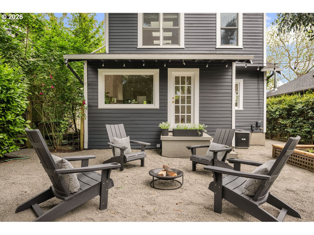 2440 Northwest Raleigh Street Portland, OR 97210 - Photo 38 of 48 Backyard