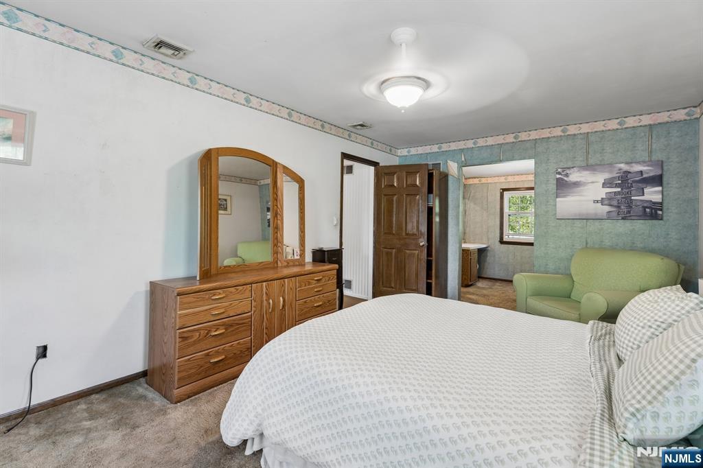 39 Robin Hood Way Wayne, NJ 07470 - Photo 27 of 36