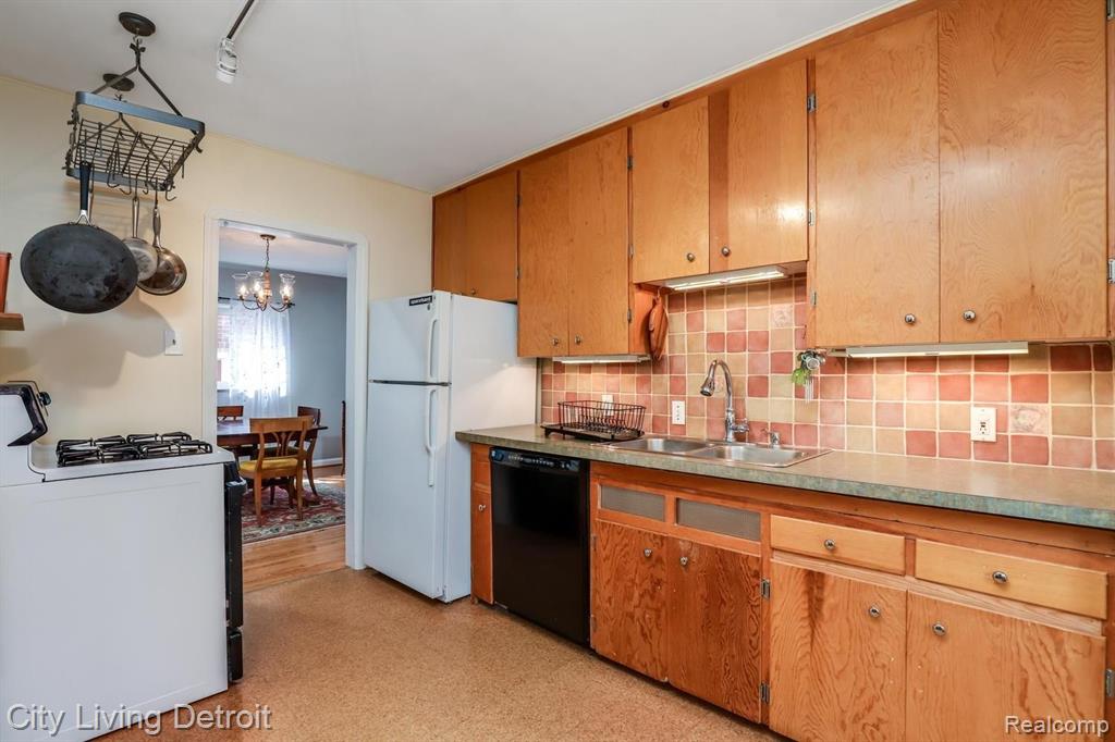 5567 Harvard Road Detroit, MI 48224 - Photo 18 of 37