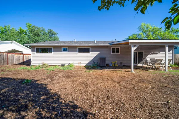 $335,000 | 2687 Wilson Avenue, Redding, CA 96002