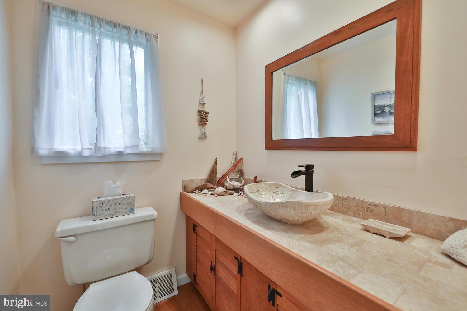 2505 Edge Hill Road Huntingdon Valley, PA 19006 - Photo 12 of 28 Powder Room