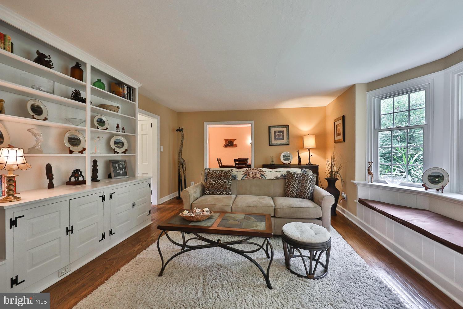 2505 Edge Hill Road Huntingdon Valley, PA 19006 - Photo 5 of 28 Living Room