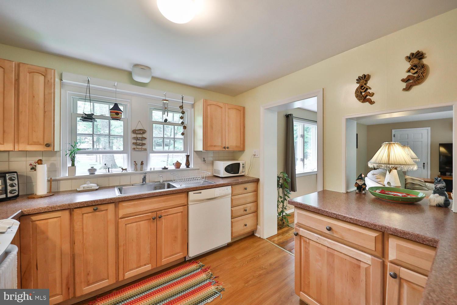 2505 Edge Hill Road Huntingdon Valley, PA 19006 - Photo 8 of 28 Kitchen