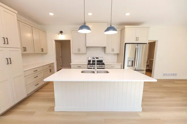 $384,900 | 116 North Quincy Street, Alexandria, MN 56308