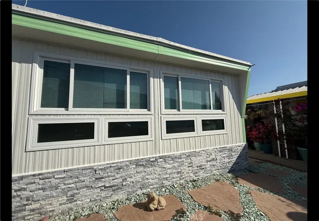 $159,950 | 7800 Balboa Boulevard, Unit 11, Van Nuys, CA 91406