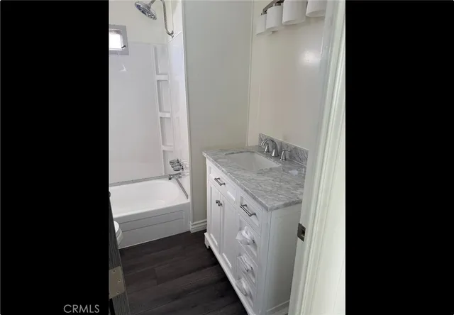 $159,950 | 7800 Balboa Boulevard, Unit 11, Van Nuys, CA 91406