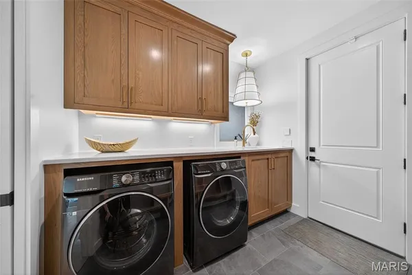 $2,990,000 | 22 Holloway Drive, Lake St. Louis, MO 63367