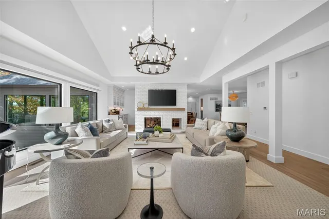 $2,990,000 | 22 Holloway Drive, Lake St. Louis, MO 63367