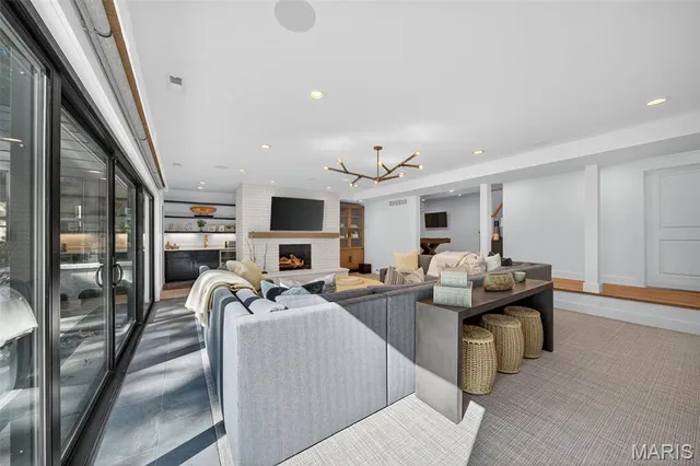 $2,990,000 | 22 Holloway Drive, Lake St. Louis, MO 63367