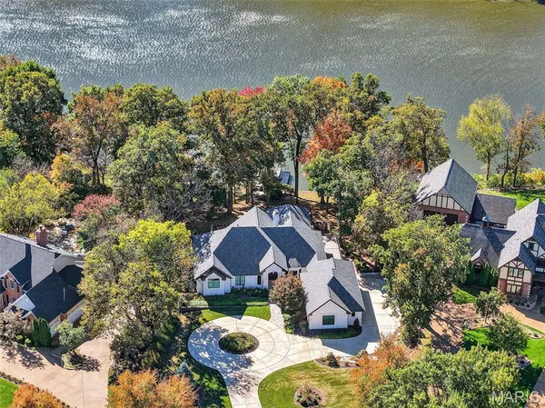 $2,990,000 | 22 Holloway Drive, Lake St. Louis, MO 63367