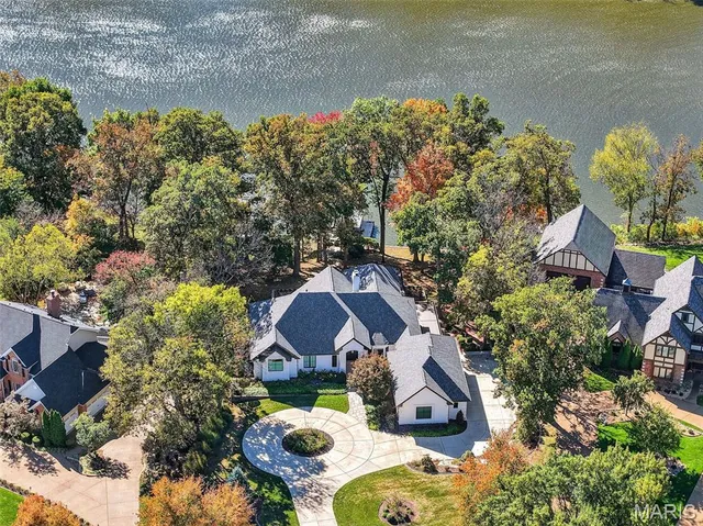 $2,990,000 | 22 Holloway Drive, Lake St. Louis, MO 63367