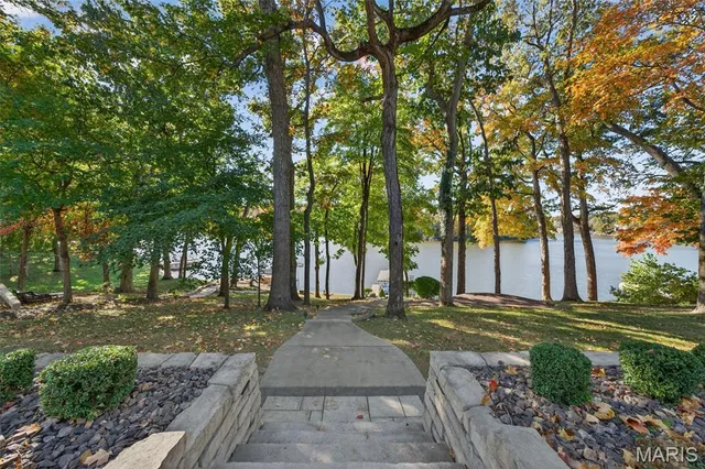 $2,990,000 | 22 Holloway Drive, Lake St. Louis, MO 63367