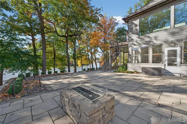 $2,990,000 | 22 Holloway Drive, Lake St. Louis, MO 63367