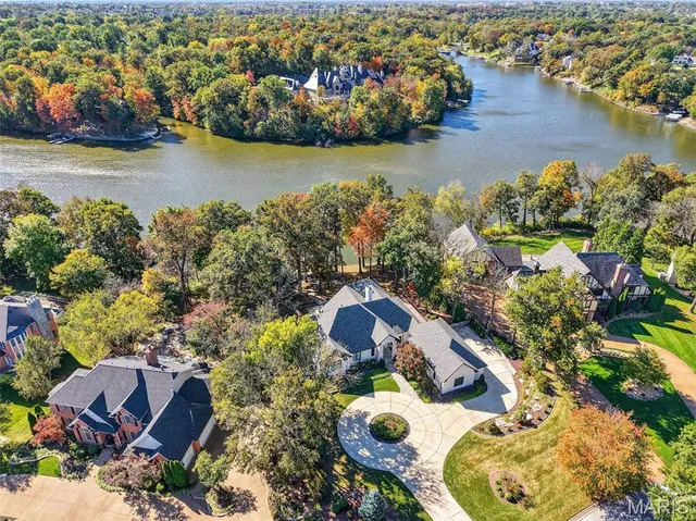 $2,990,000 | 22 Holloway Drive, Lake St. Louis, MO 63367