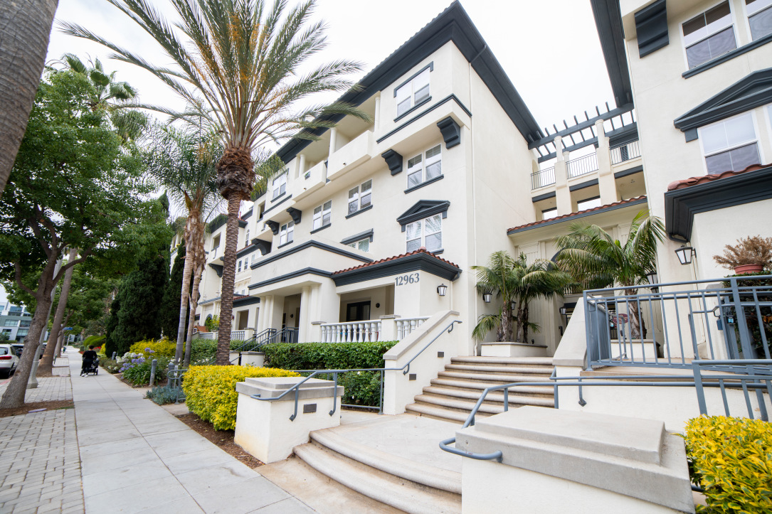 Catalina 12963 W Runway Rd, Playa Vista, CA 90094 - Photo 1 of 1