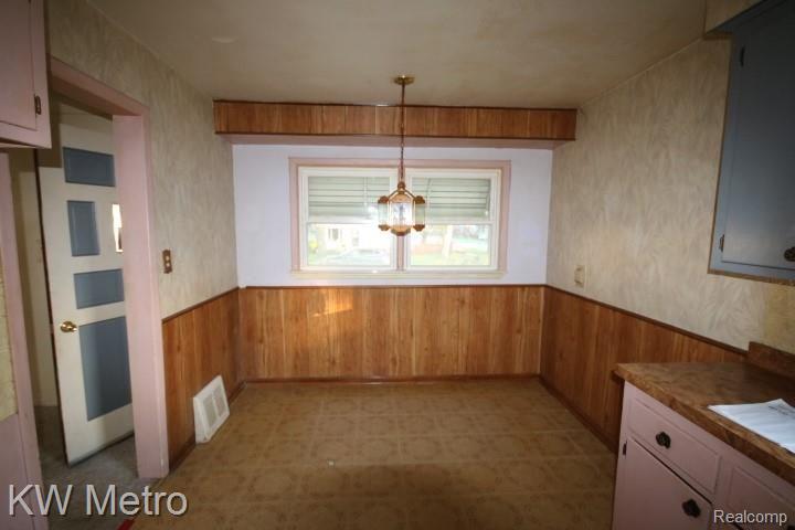 1303 Oakley Road Clawson, MI 48017 - Photo 12 of 30 Breakfast Nook