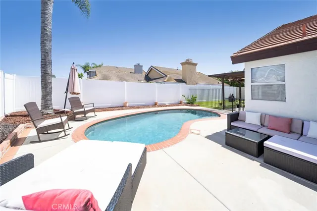 $690,000 | 31593 Calle Los Padres, Temecula, CA 92592