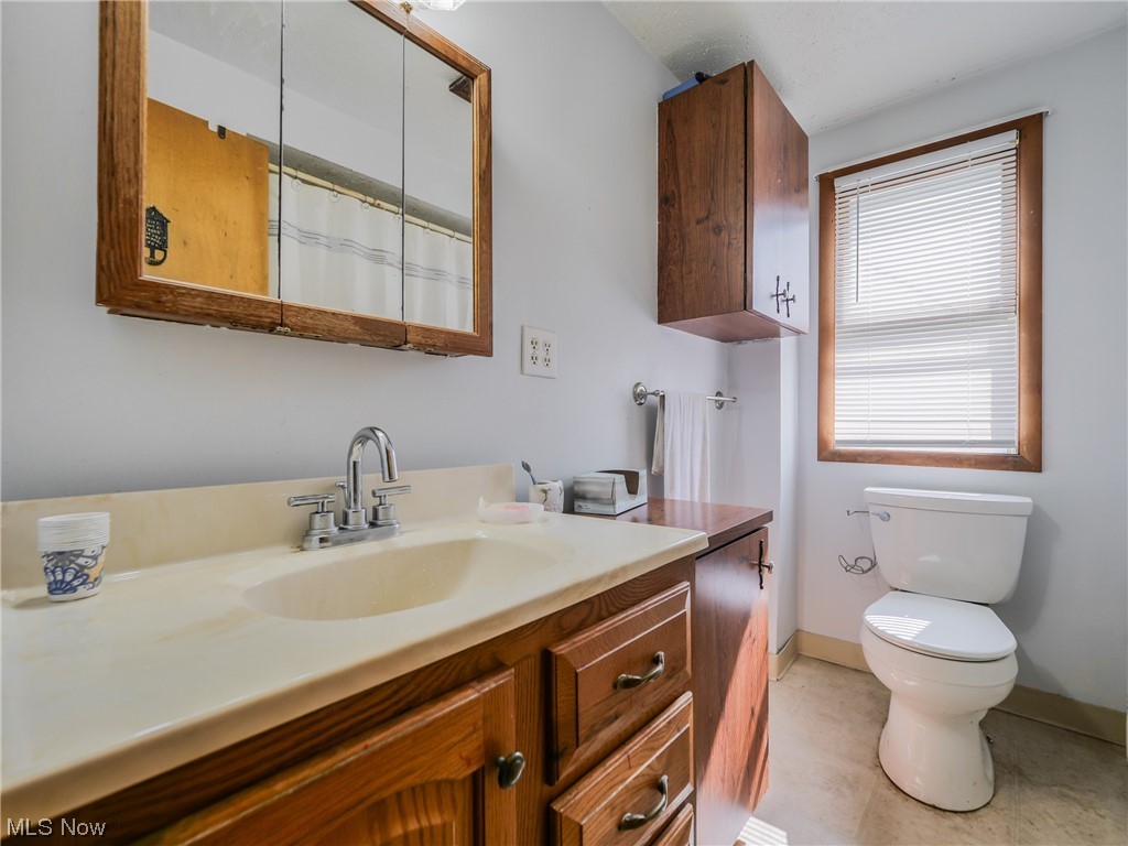 7913 Spring Garden Road Cleveland, OH 44129 - Photo 20 of 30
