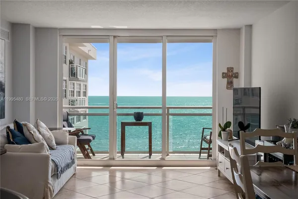 $4,500 | 6917 Collins Avenue, Unit 1609, Miami Beach, FL 33141