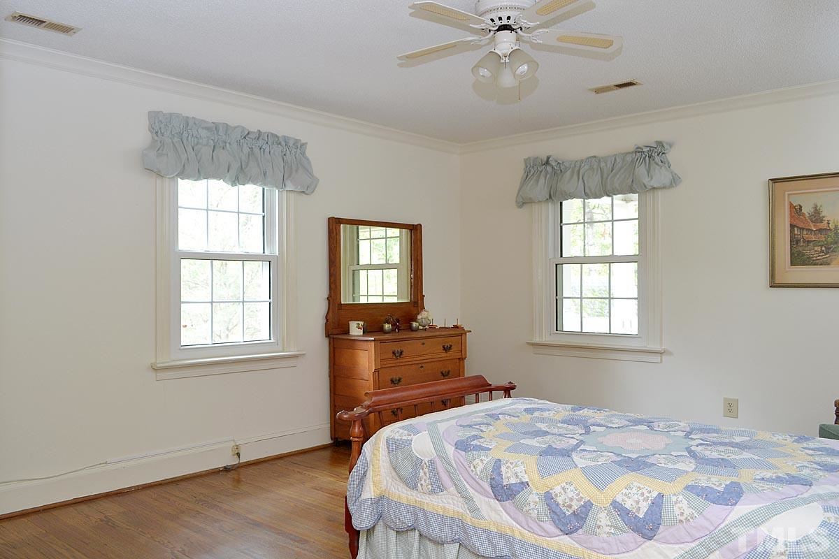 1713 Southview Road Durham, NC 27703 - Photo 10 of 16 Gallery Image 10