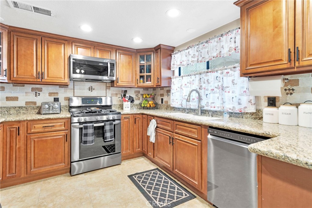 14341 Crow Road Apple Valley, CA 92307 - Photo 12 of 53