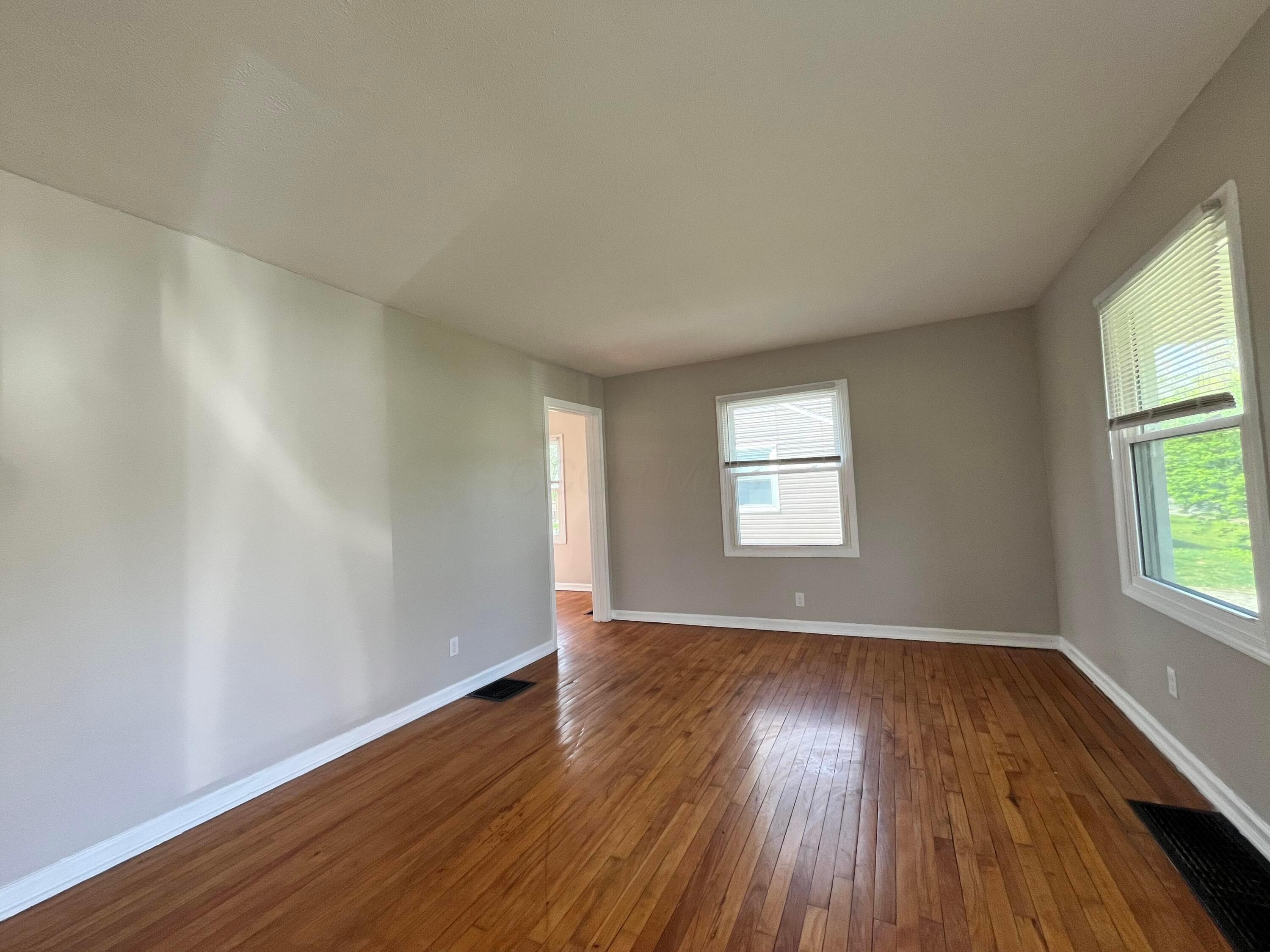 2783 Howey Road Columbus, OH 43211 - Photo 8 of 14 IMG_5922 - Sean and Menya McDowell