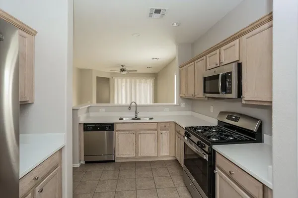 $1,915 | 11722 West Lincoln Street, Avondale, AZ 85323