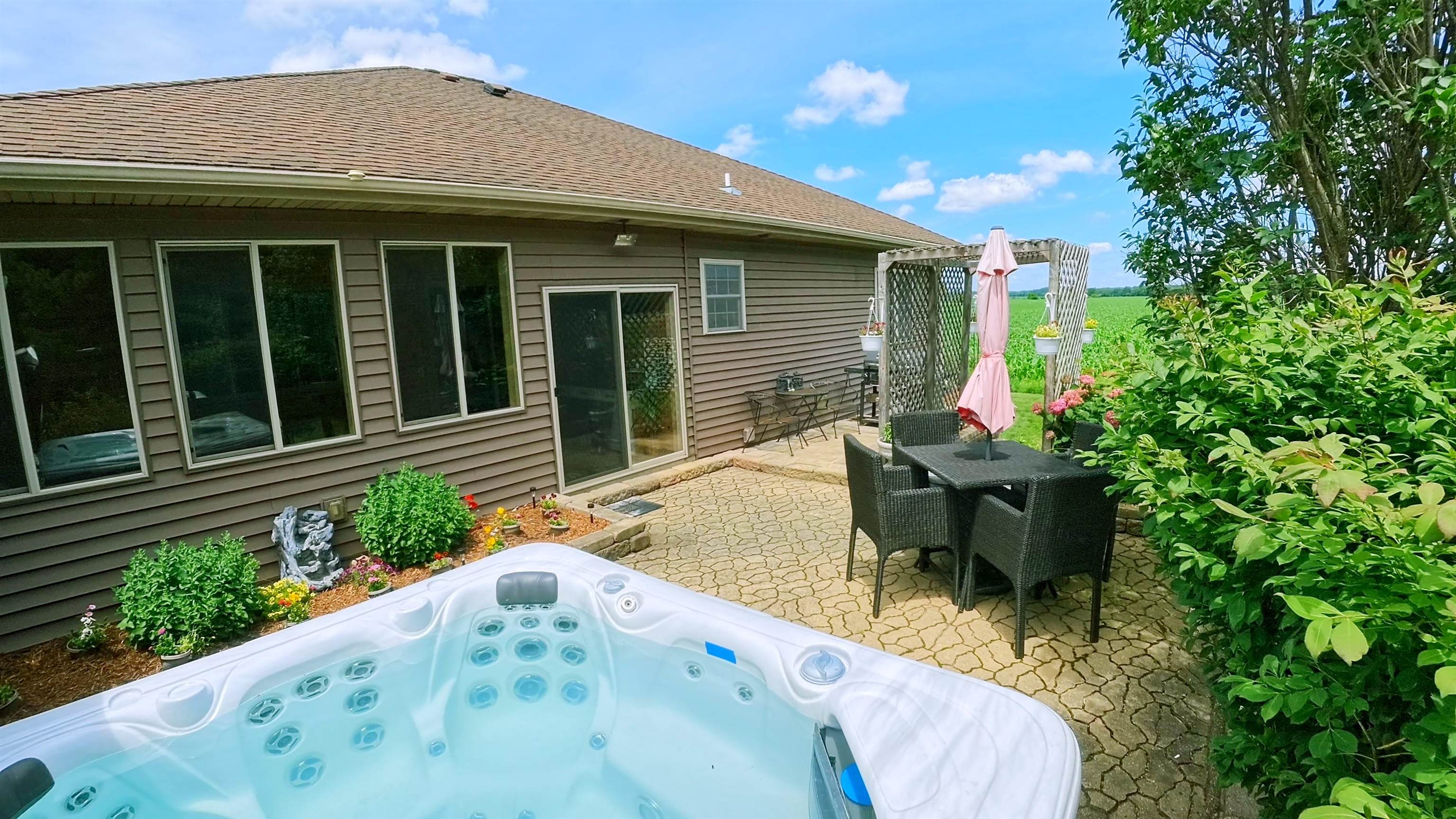 321 4th Street Brooklyn, WI 53521 - Photo 5 of 53