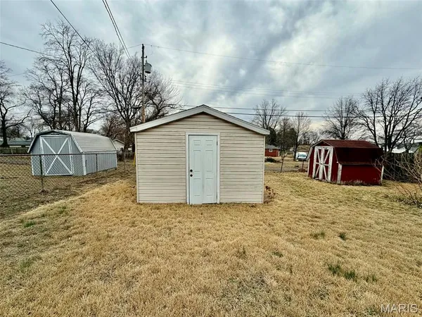 $100,000 | 367 Elble Avenue, Wood River, IL 62095