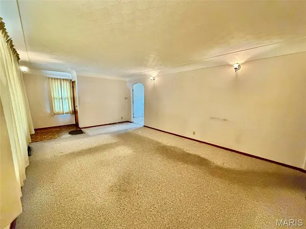 $100,000 | 367 Elble Avenue, Wood River, IL 62095