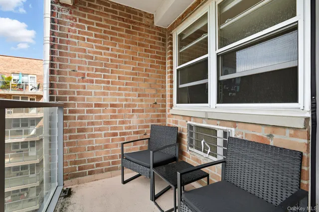 $199,000 | 377 North Broadway, Unit 602, Yonkers, NY 10701