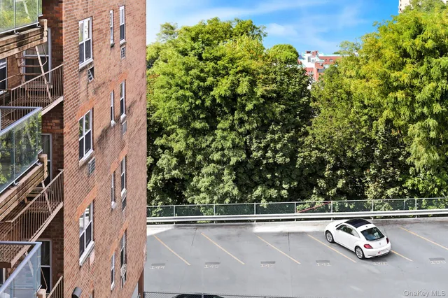 $199,000 | 377 North Broadway, Unit 602, Yonkers, NY 10701