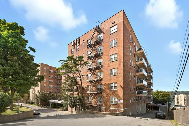 $199,000 | 377 North Broadway, Unit 602, Yonkers, NY 10701