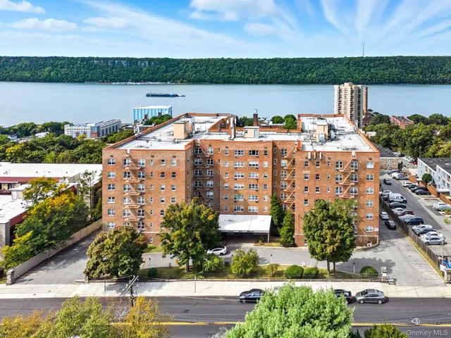 $199,000 | 377 North Broadway, Unit 602, Yonkers, NY 10701