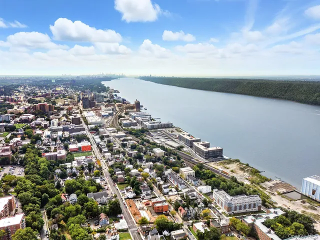 $199,000 | 377 North Broadway, Unit 602, Yonkers, NY 10701